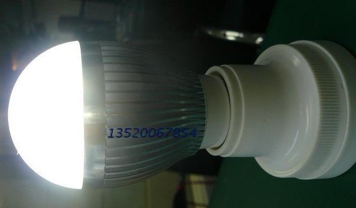 3WLED球泡灯 LED球泡灯 LED节能灯 筒灯 台灯 壁灯E27大螺口 3W 3*1W
