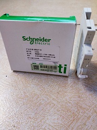 施耐德断路器附件空开辅助触点模块 OF 26924 OF 26924