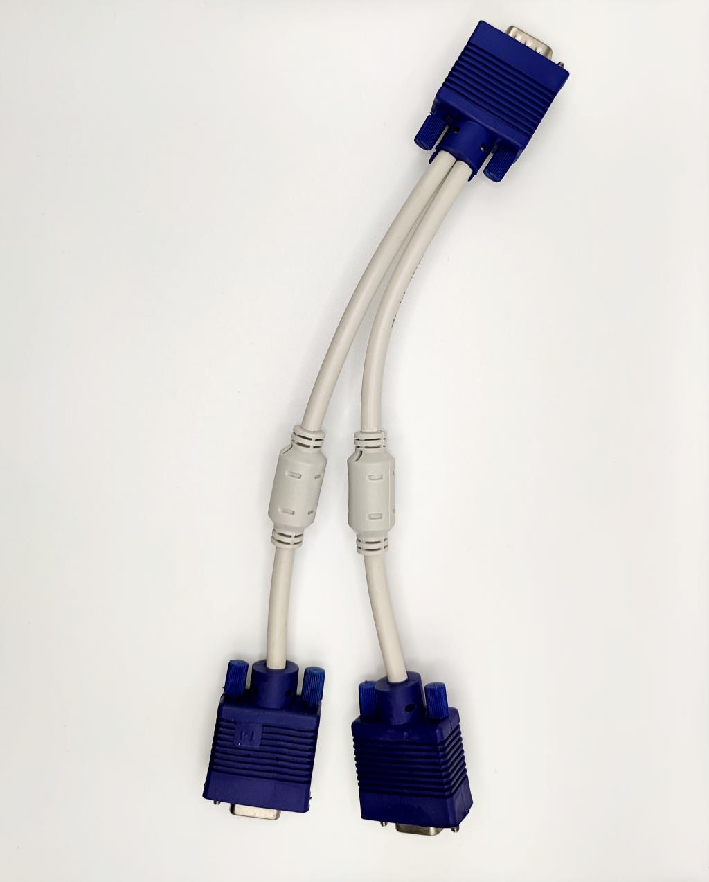 VGA1拖2 VGA1分2